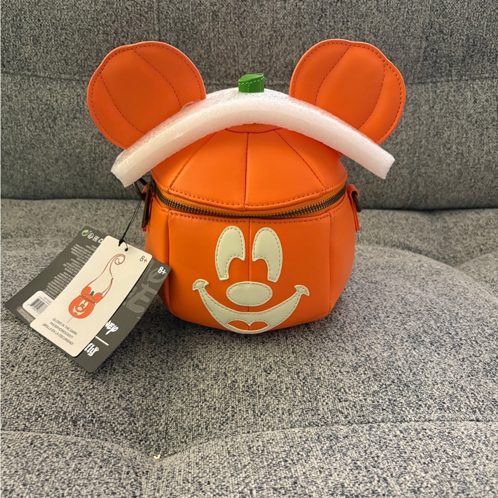 NWT Mickey 3D Jack-O-Lantern Loungefly Crossbody